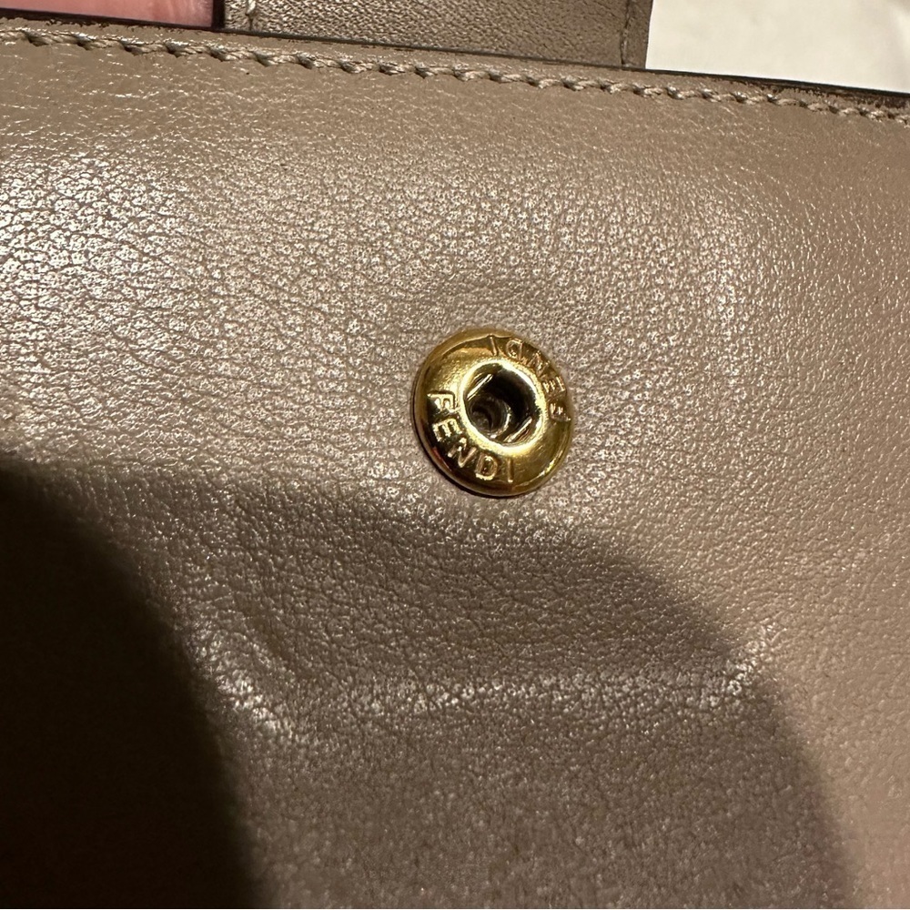 🔥EUC FENDI PEEKABOO WALLET ON CHAIN - Picture 13 of 13